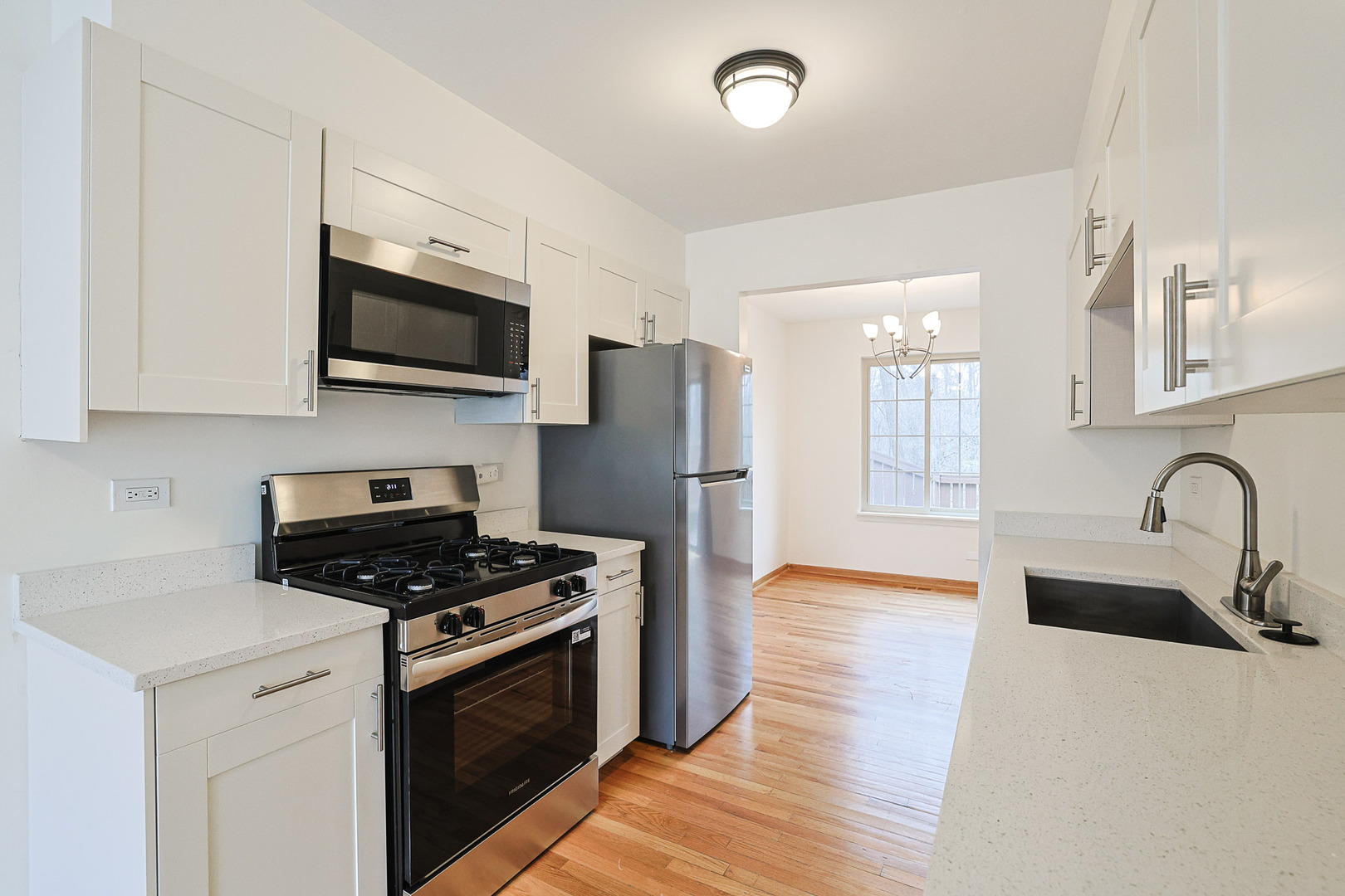 205 E Forest Knoll Drive, Palatine, IL 60074