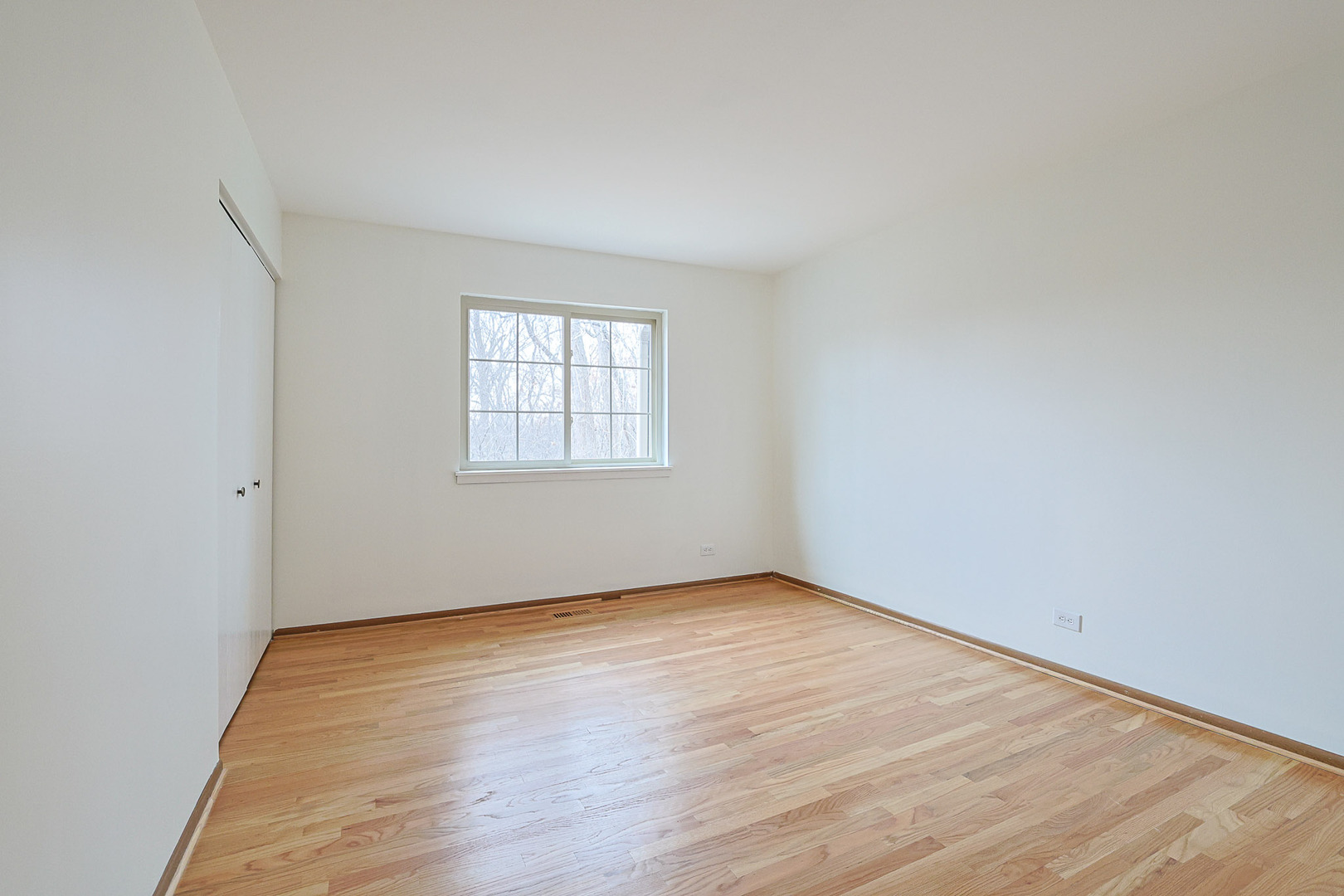 205 E Forest Knoll Drive, Palatine, IL 60074