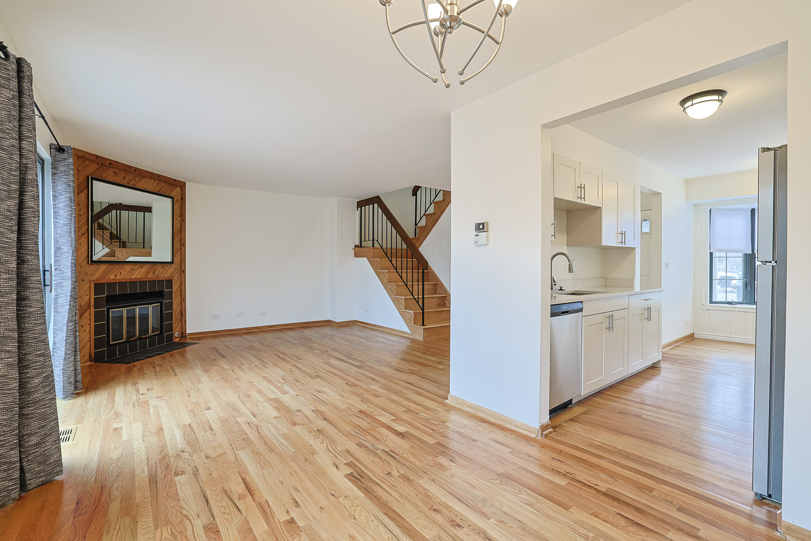 205 E Forest Knoll Drive, Palatine, IL 60074