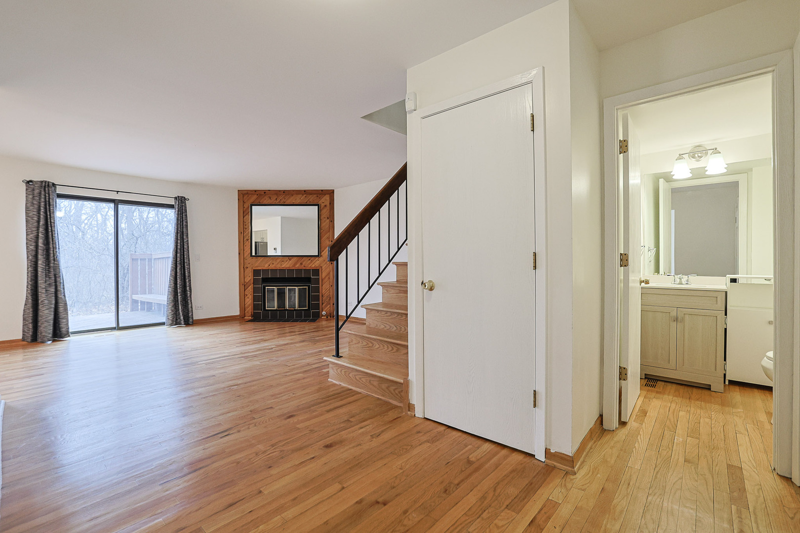 205 E Forest Knoll Drive, Palatine, IL 60074