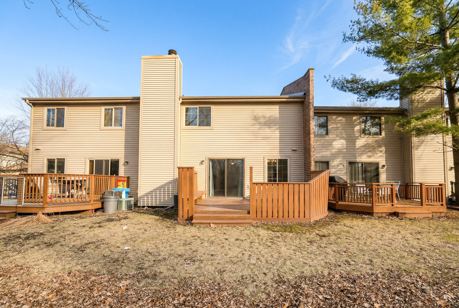 205 E Forest Knoll Drive, Palatine, IL 60074