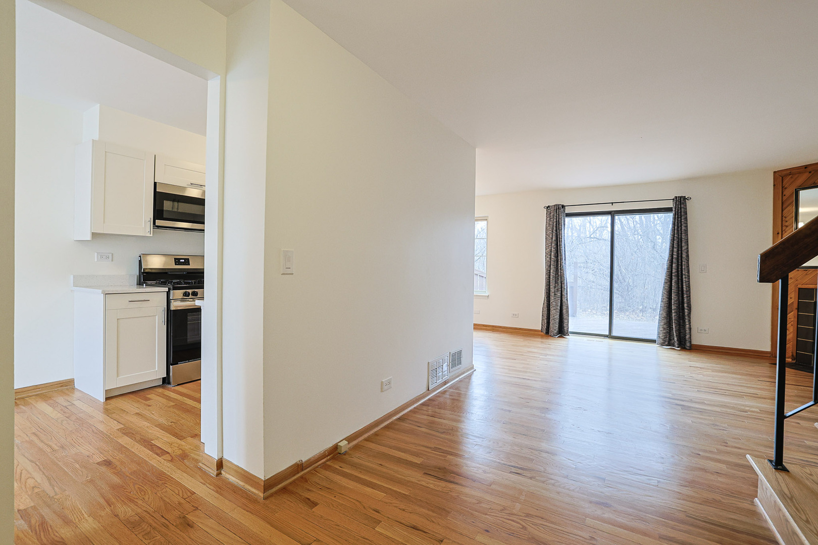 205 E Forest Knoll Drive, Palatine, IL 60074