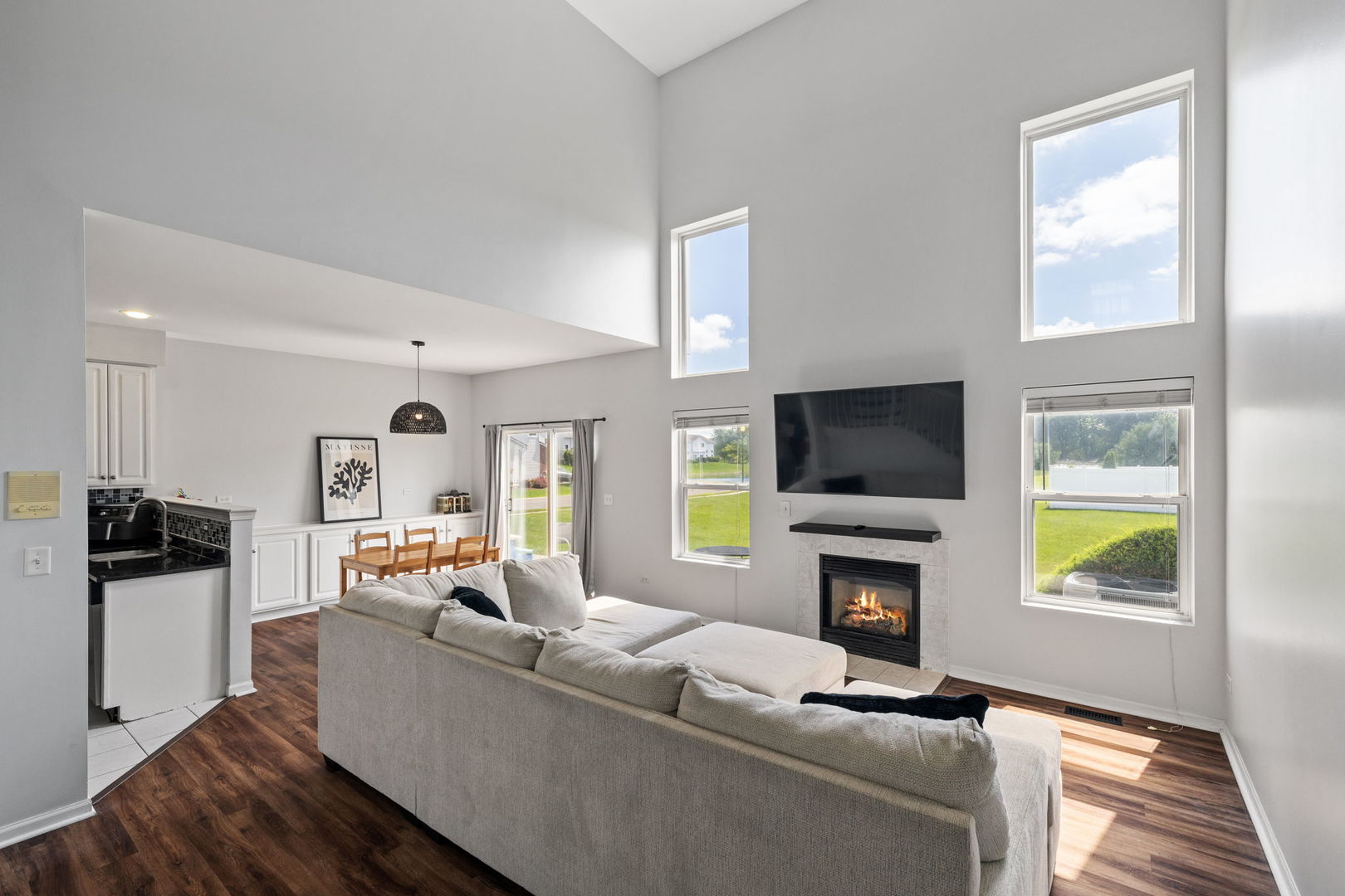 21543 EICH Drive, Crest Hill, IL 60403