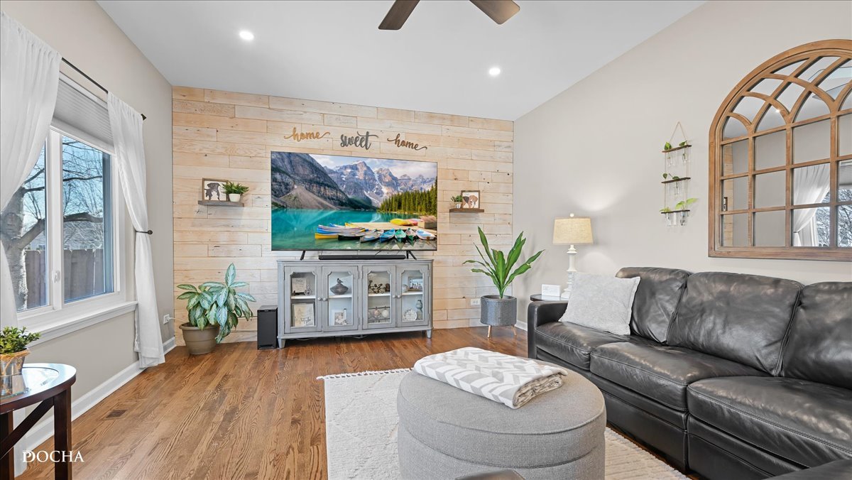 420 Raintree Drive, Oswego, IL 60543