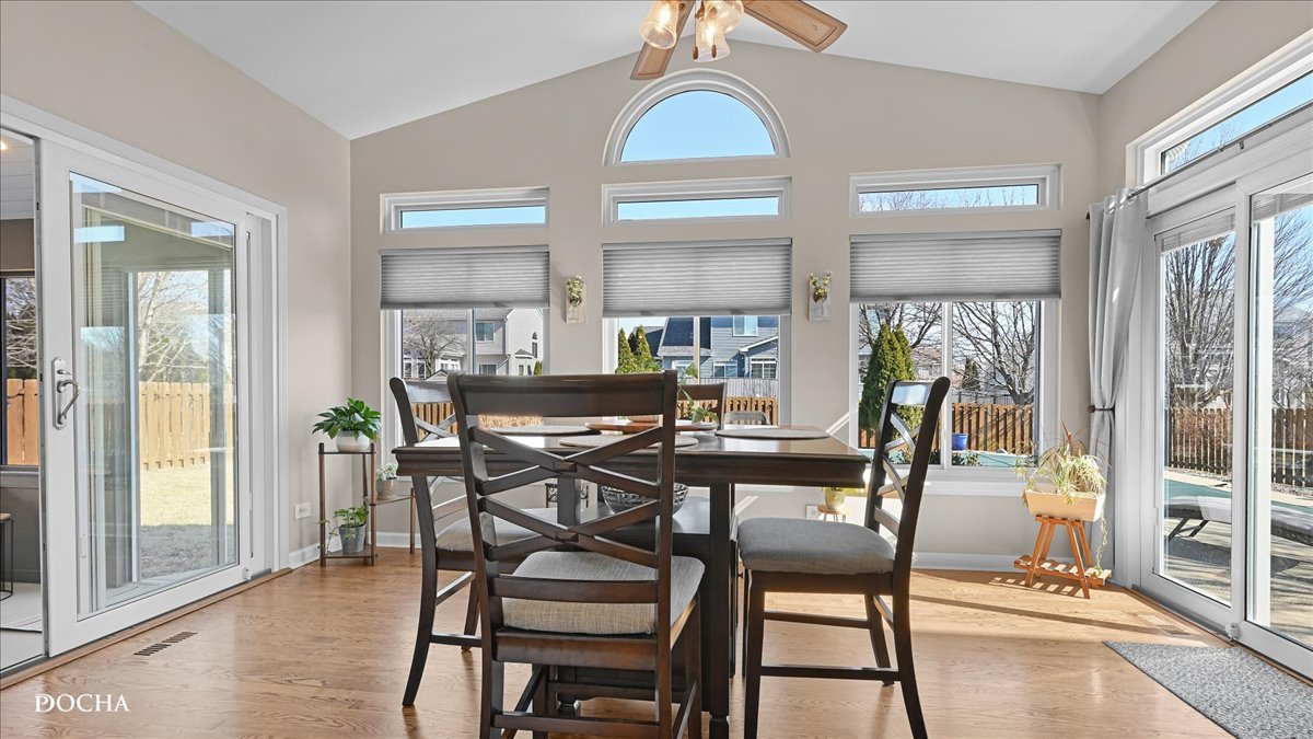 420 Raintree Drive, Oswego, IL 60543