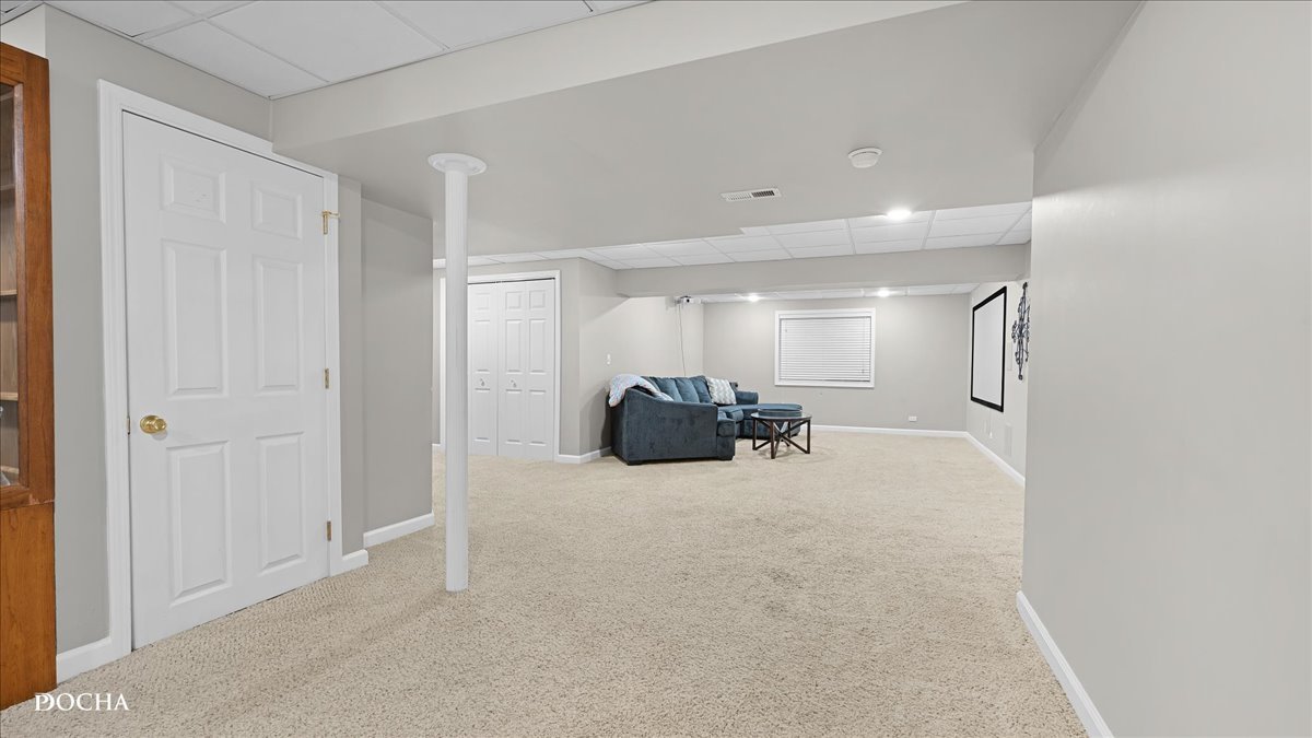 420 Raintree Drive, Oswego, IL 60543