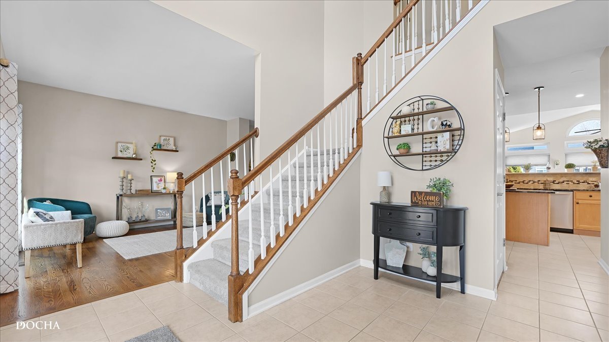 420 Raintree Drive, Oswego, IL 60543