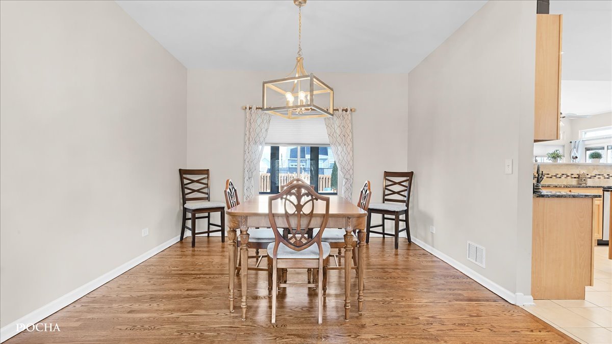 420 Raintree Drive, Oswego, IL 60543