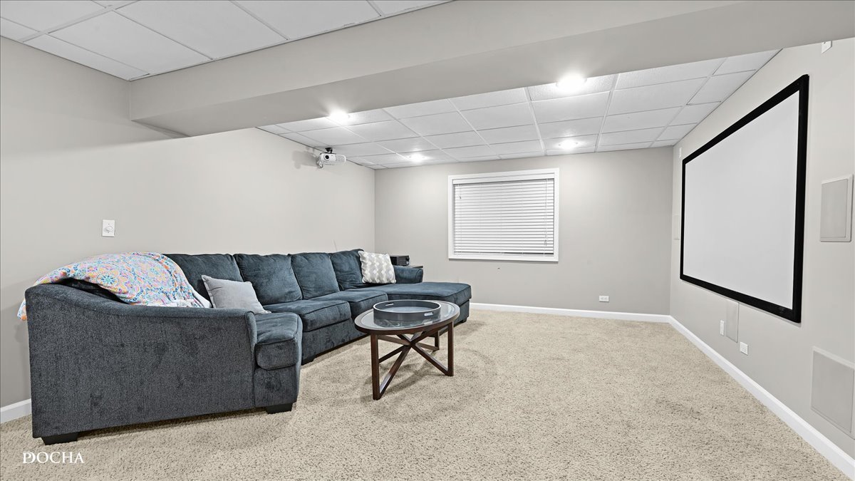 420 Raintree Drive, Oswego, IL 60543