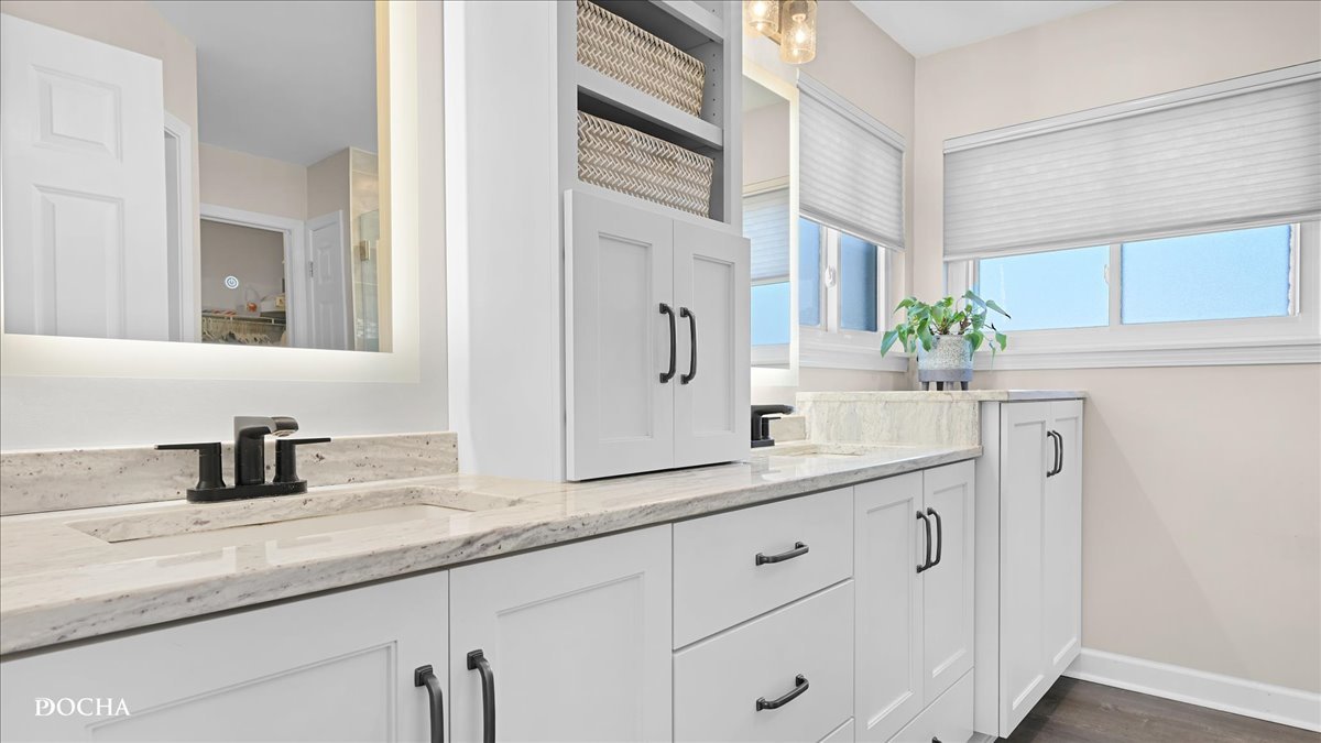 420 Raintree Drive, Oswego, IL 60543