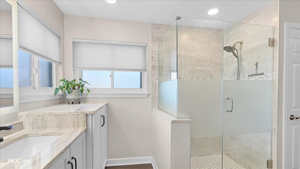 420 Raintree Drive, Oswego, IL 60543