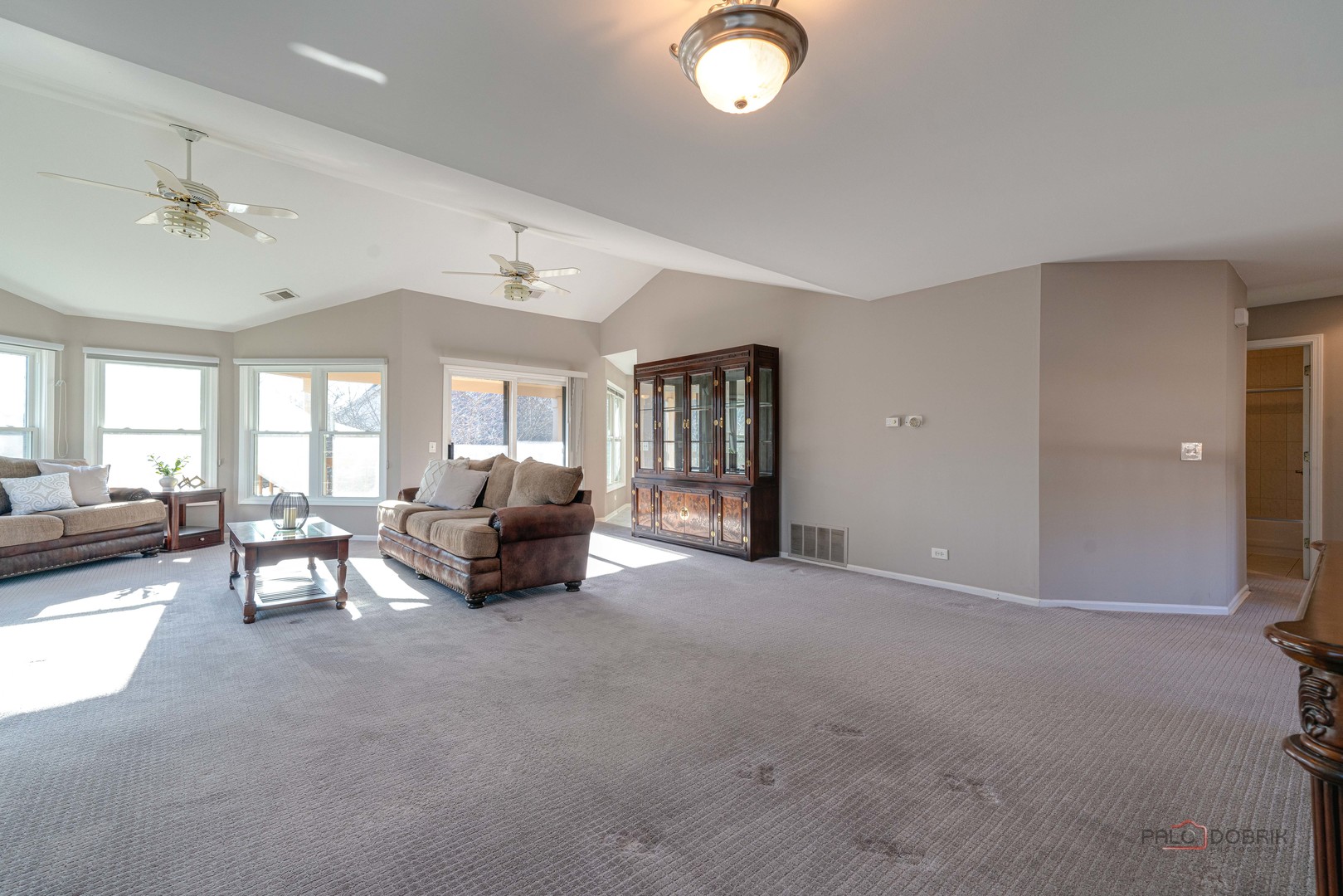 76 Willow Parkway, Buffalo Grove, IL 60089