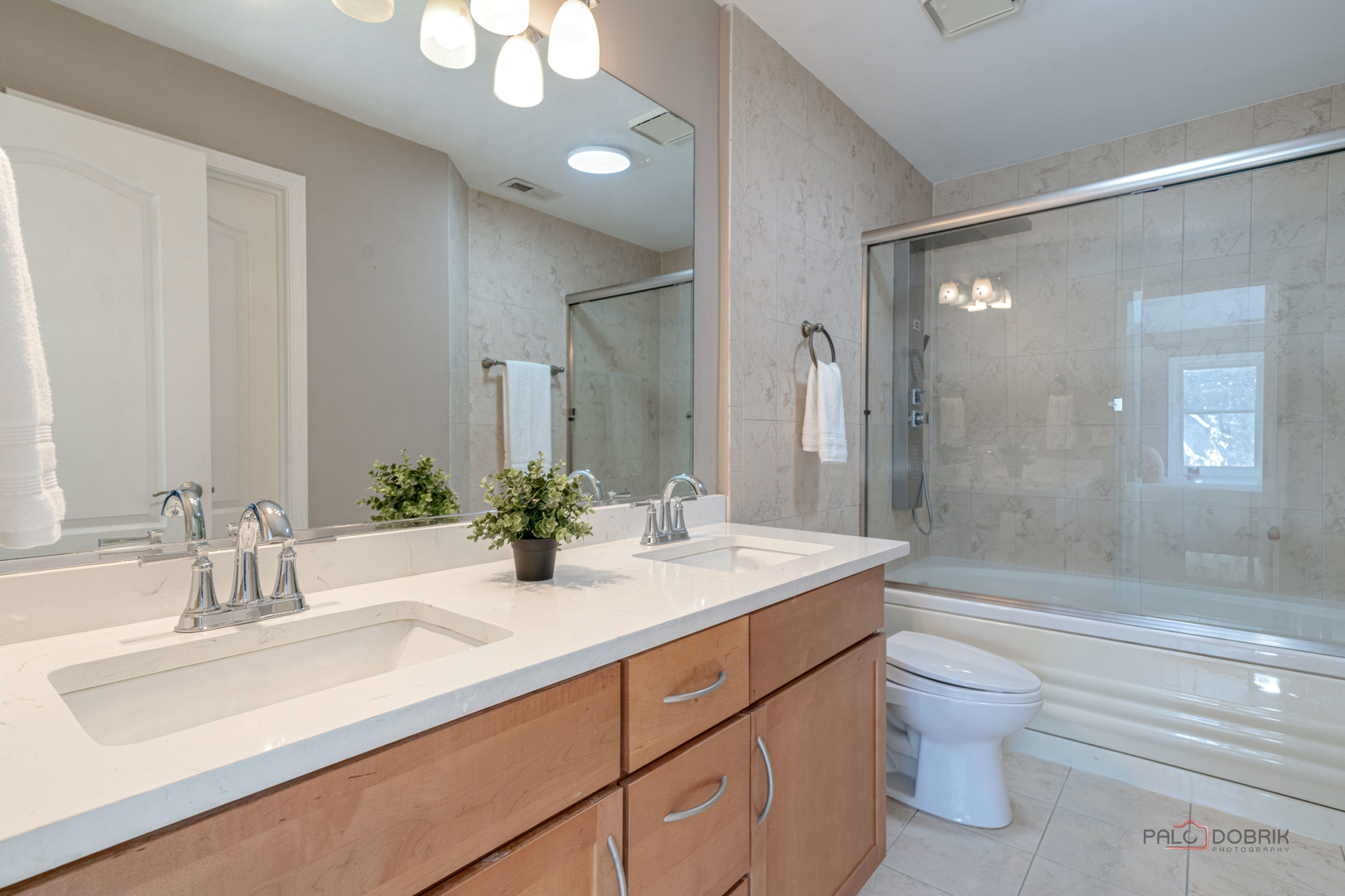 76 Willow Parkway, Buffalo Grove, IL 60089