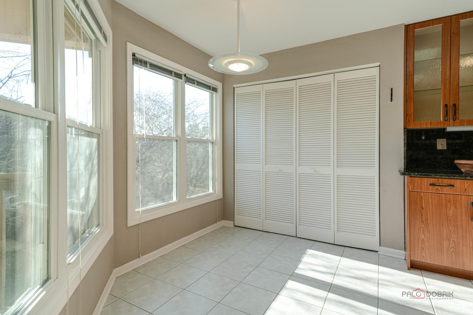 76 Willow Parkway, Buffalo Grove, IL 60089