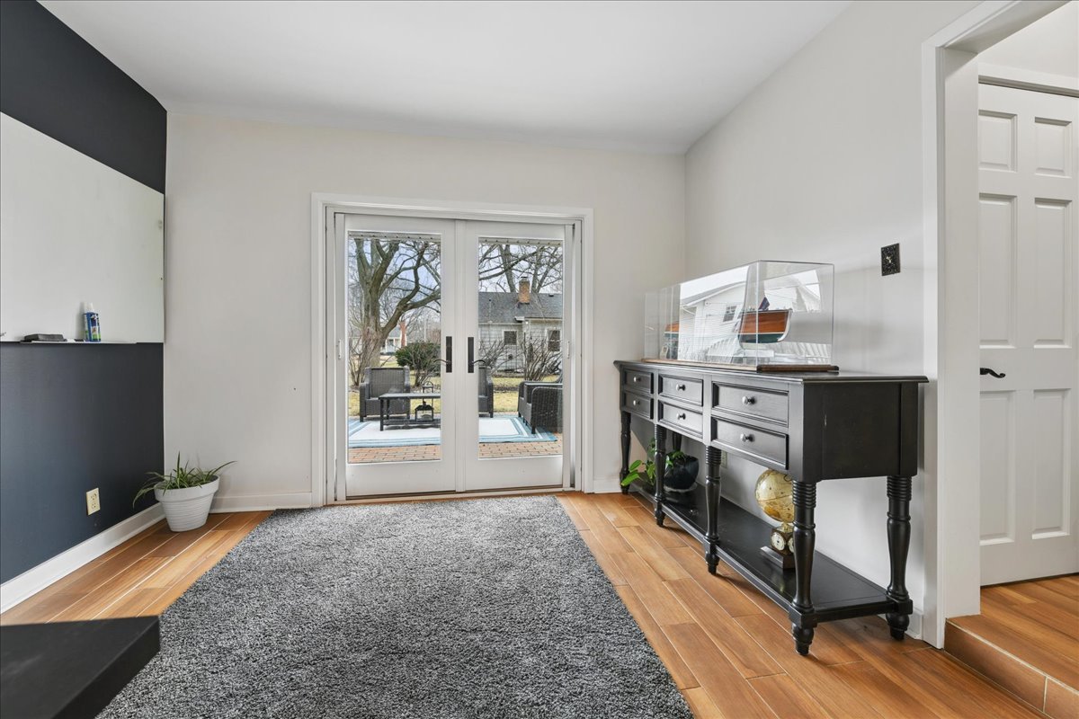 1334 S 5th Street, St. Charles, IL 60174