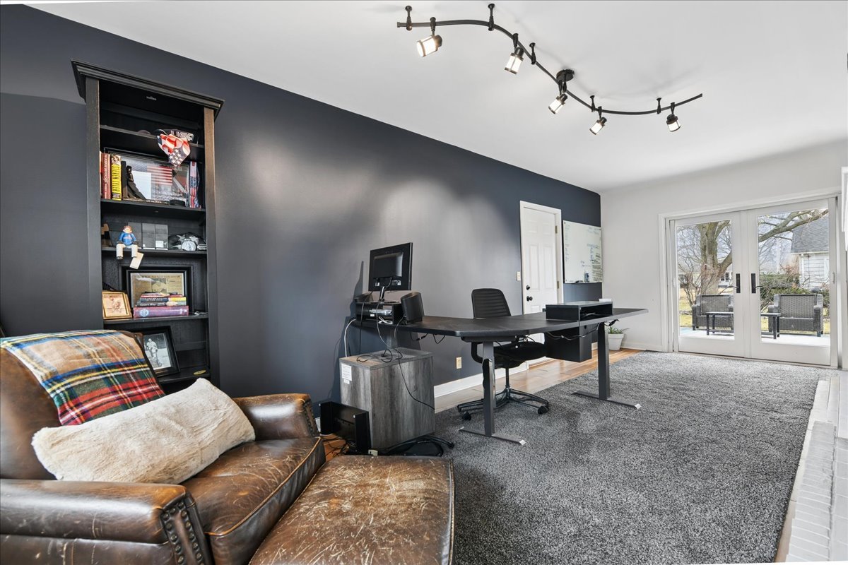 1334 S 5th Street, St. Charles, IL 60174