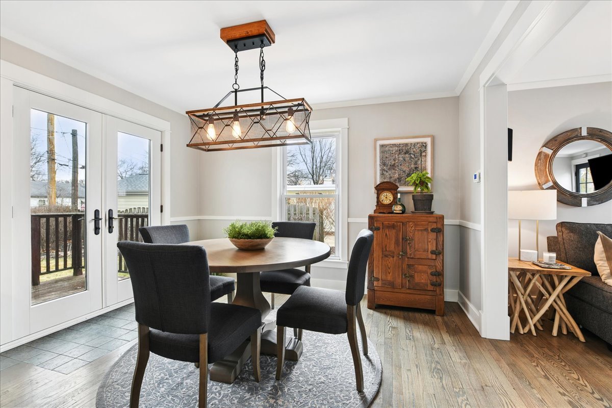 1334 S 5th Street, St. Charles, IL 60174