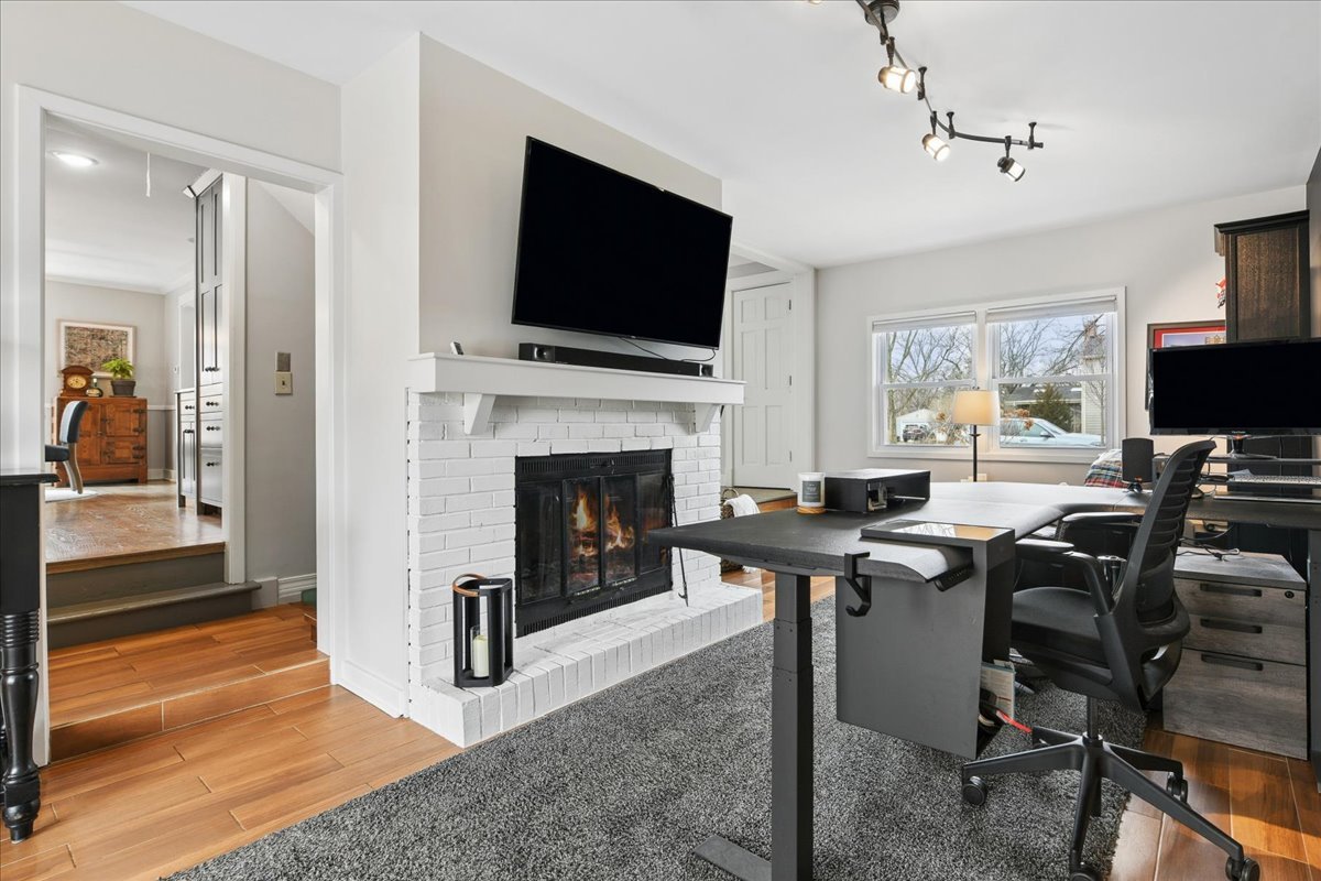 1334 S 5th Street, St. Charles, IL 60174