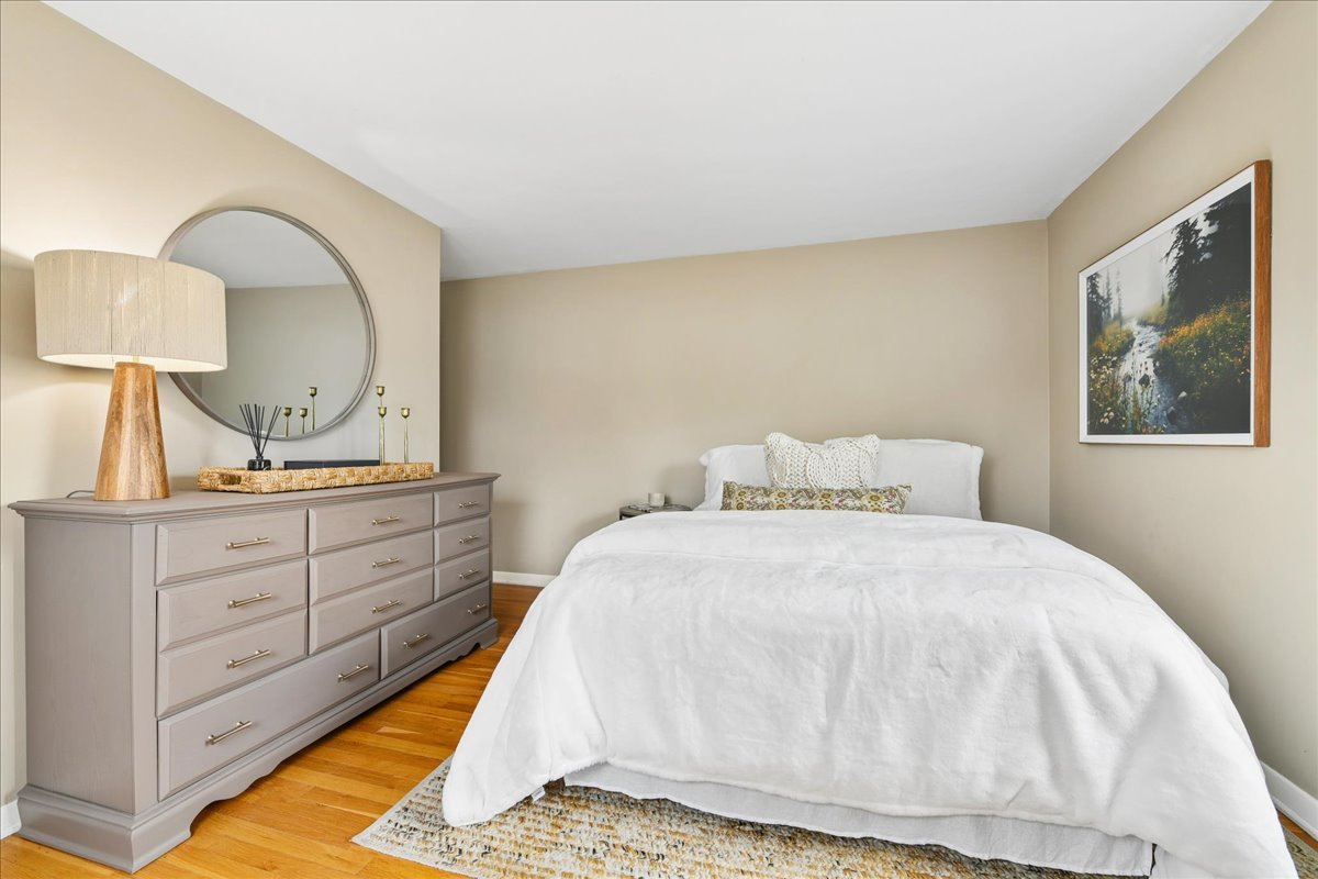 1334 S 5th Street, St. Charles, IL 60174