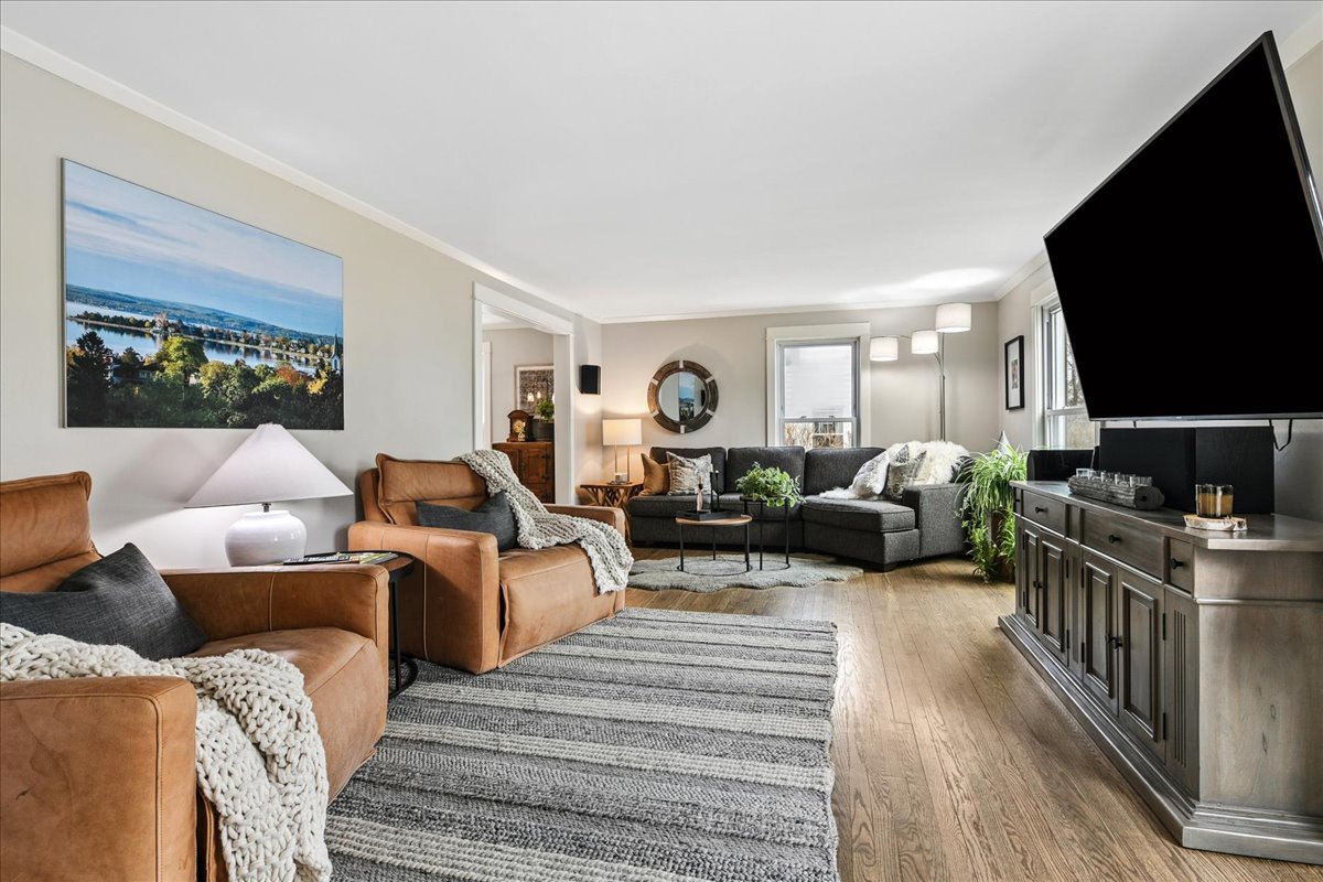 1334 S 5th Street, St. Charles, IL 60174