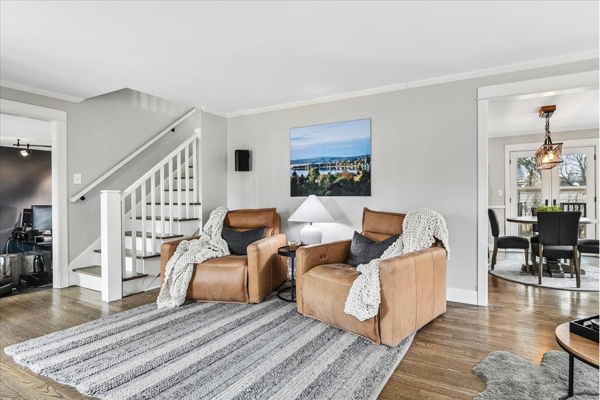 1334 S 5th Street, St. Charles, IL 60174