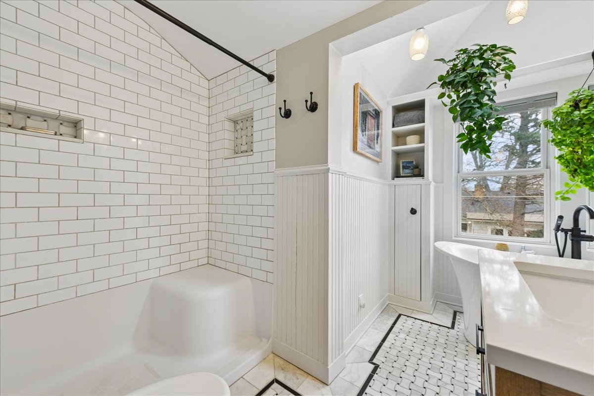 1334 S 5th Street, St. Charles, IL 60174