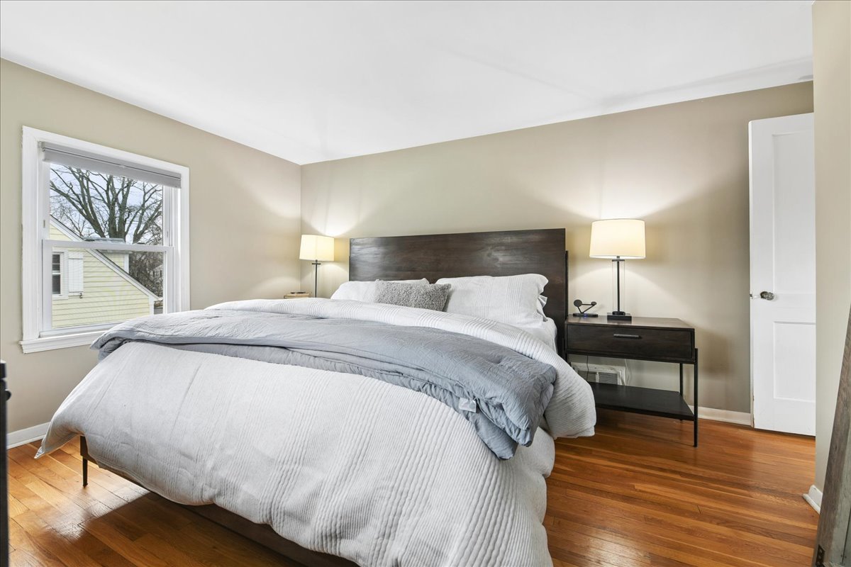 1334 S 5th Street, St. Charles, IL 60174