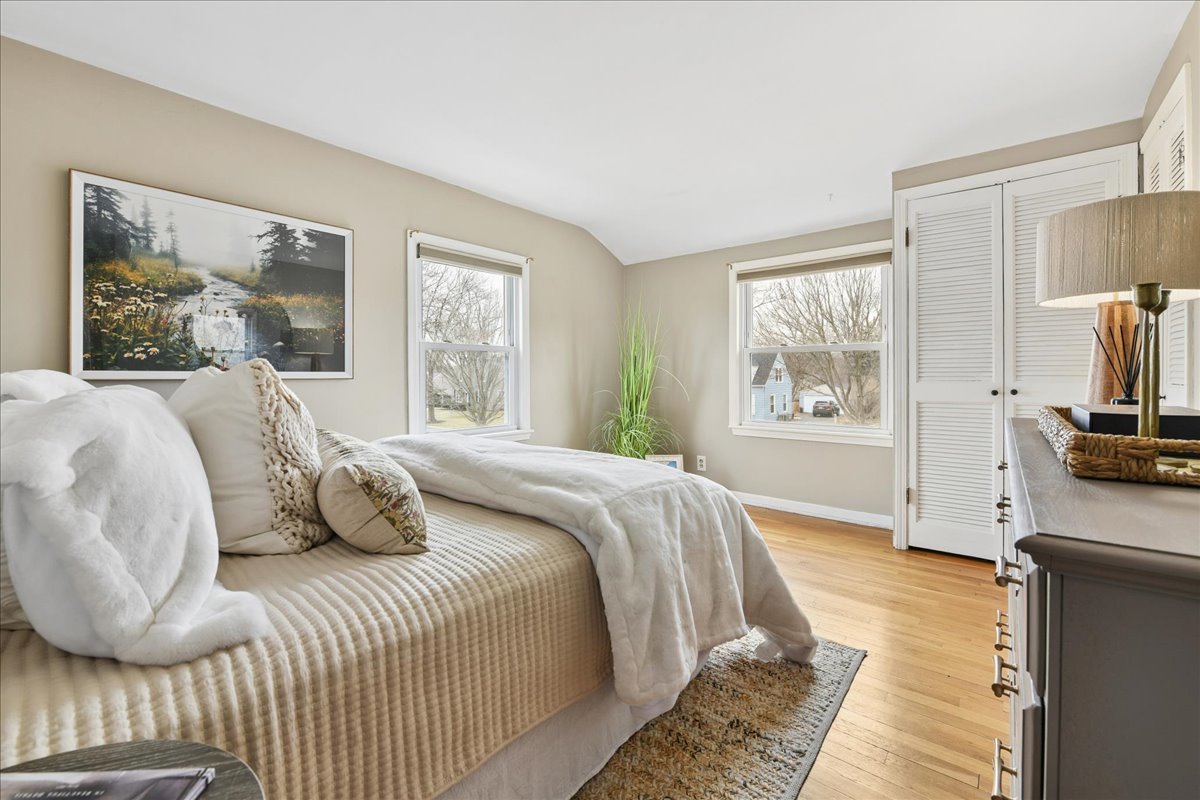 1334 S 5th Street, St. Charles, IL 60174