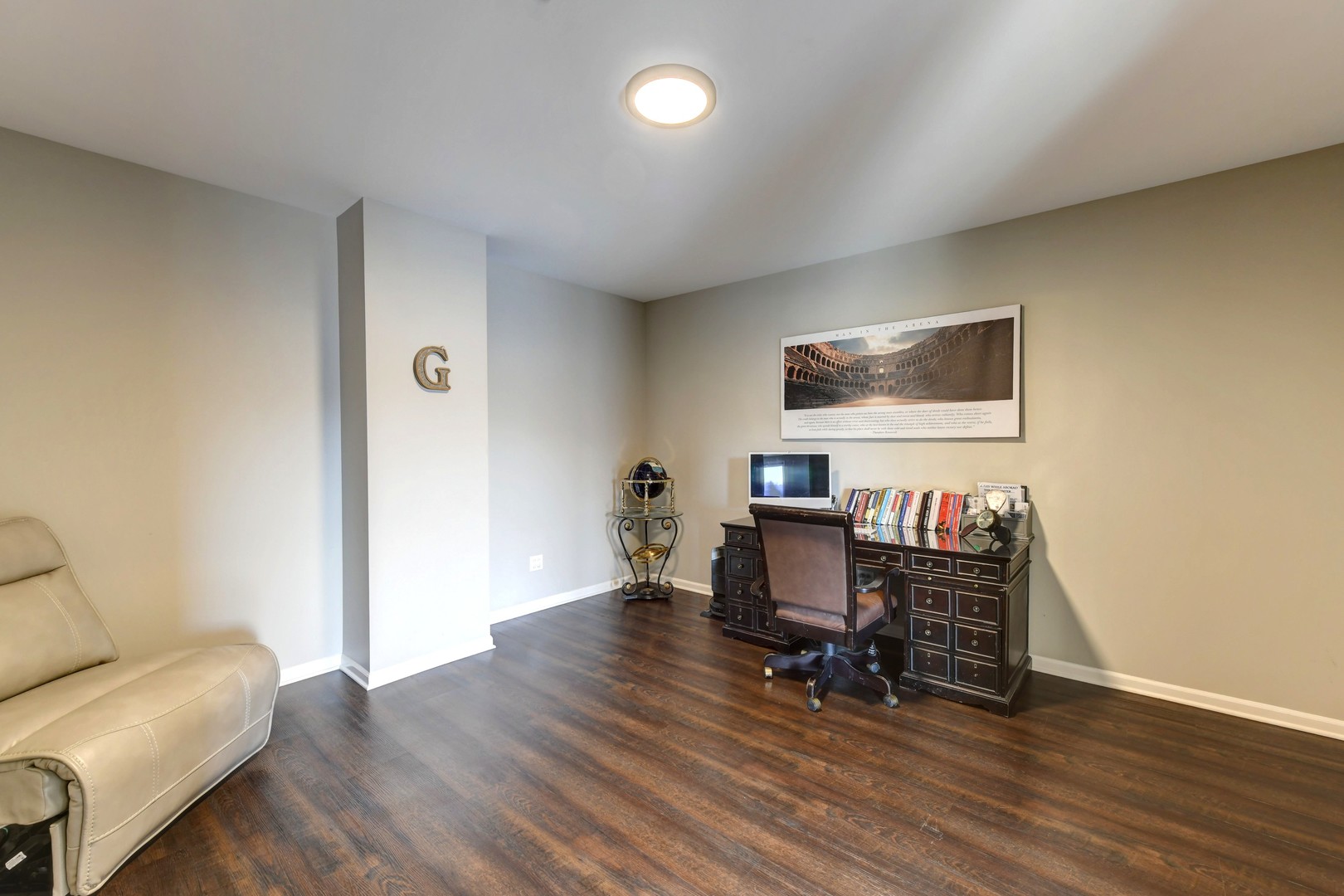 300 Village Circle #503, Willow Springs, IL 60480