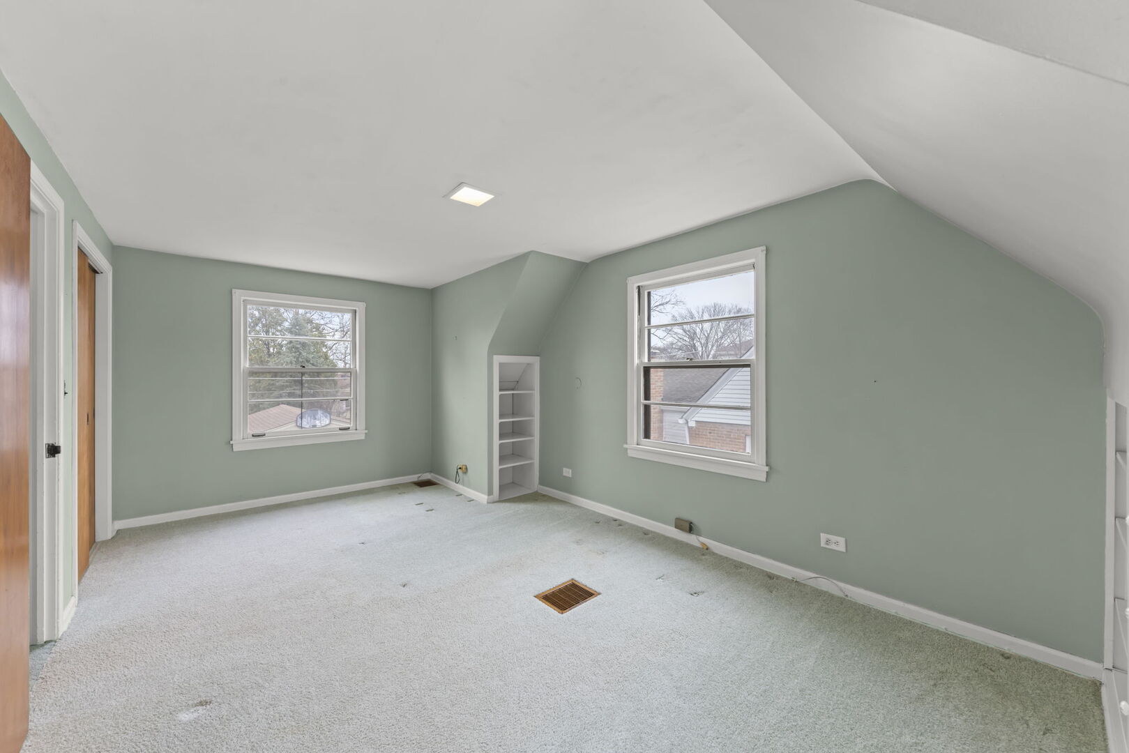 1818 E Indiana Street, Wheaton, IL 60187