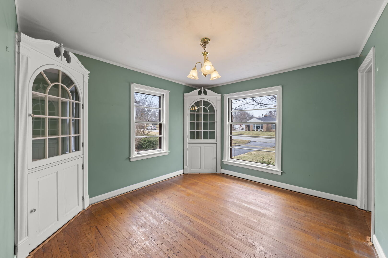 1818 E Indiana Street, Wheaton, IL 60187