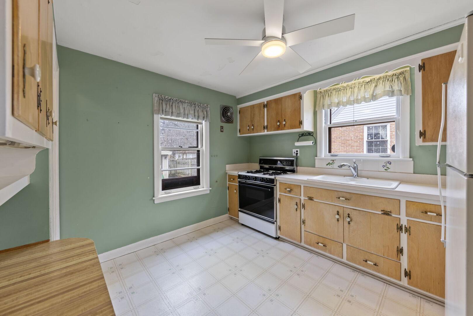 1818 E Indiana Street, Wheaton, IL 60187