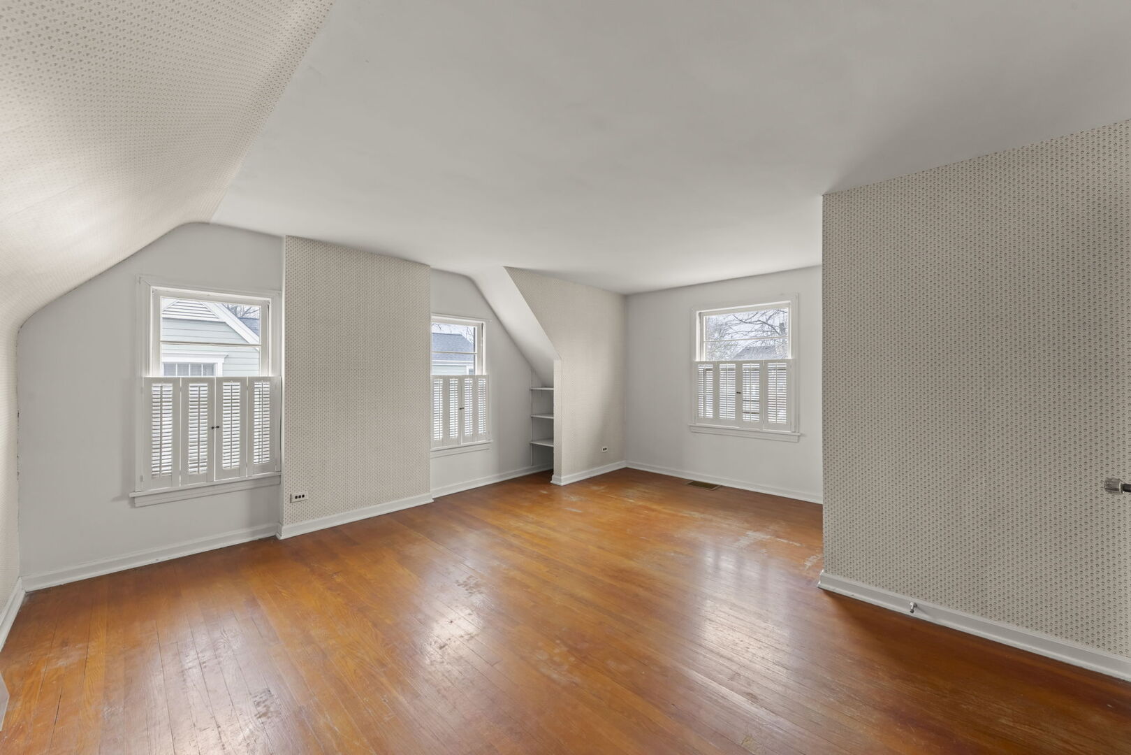 1818 E Indiana Street, Wheaton, IL 60187