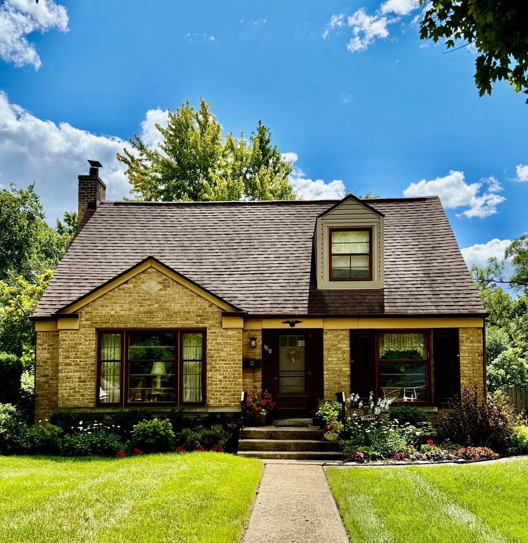 1818 E Indiana Street, Wheaton, IL 60187