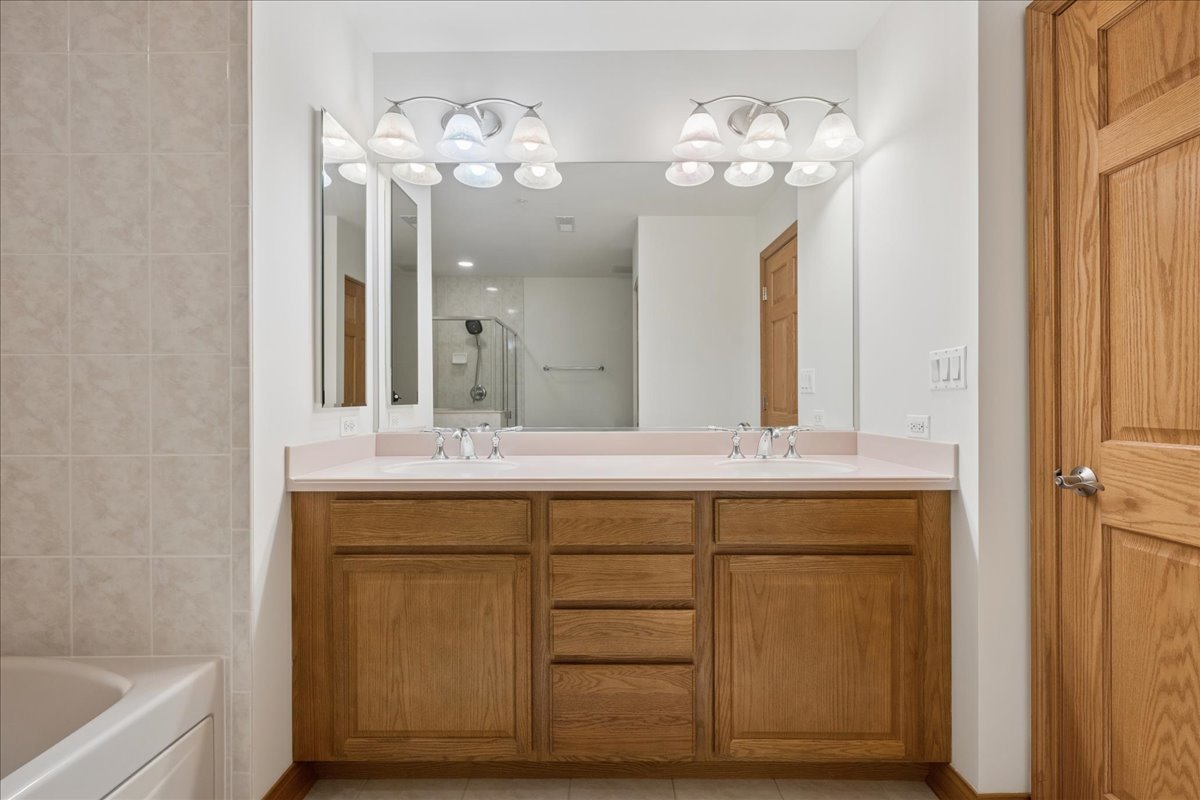 310 E Church Street #308, Libertyville, IL 60048