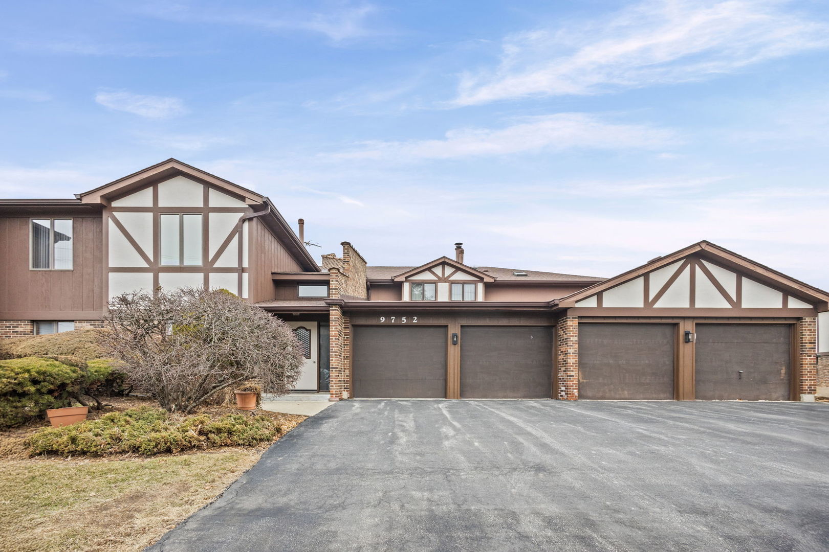 9752 Mill Drive #E2, Palos Park, IL 60464
