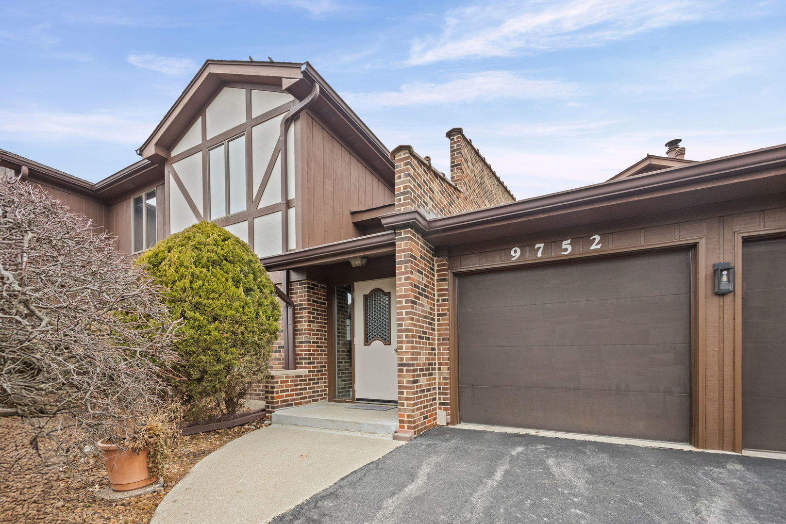 9752 Mill Drive #E2, Palos Park, IL 60464