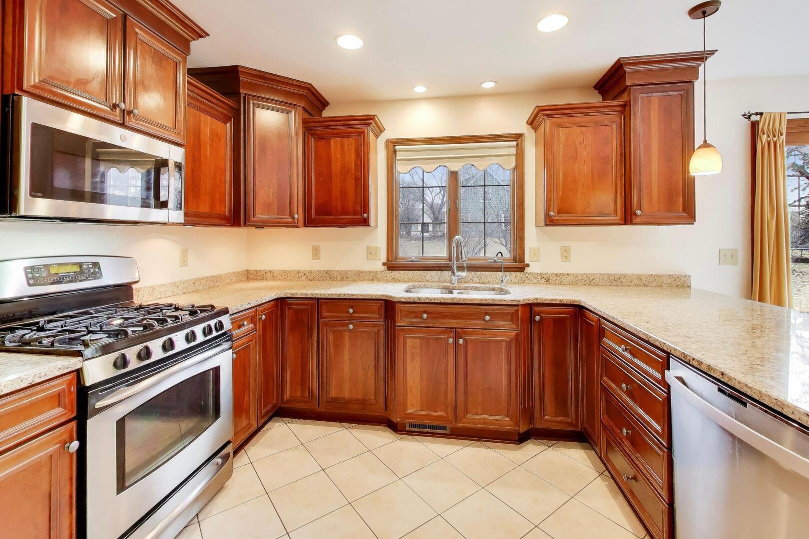 56 Winthrop New Road, Sugar Grove, IL 60554