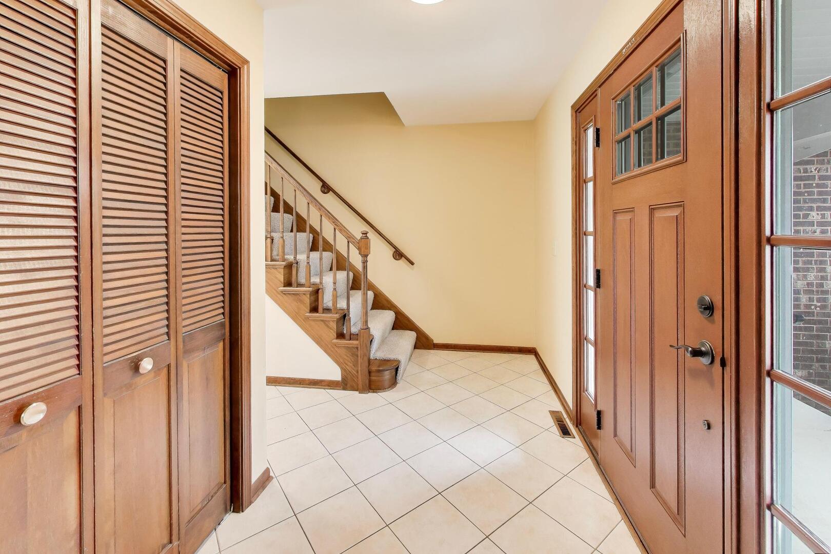 56 Winthrop New Road, Sugar Grove, IL 60554