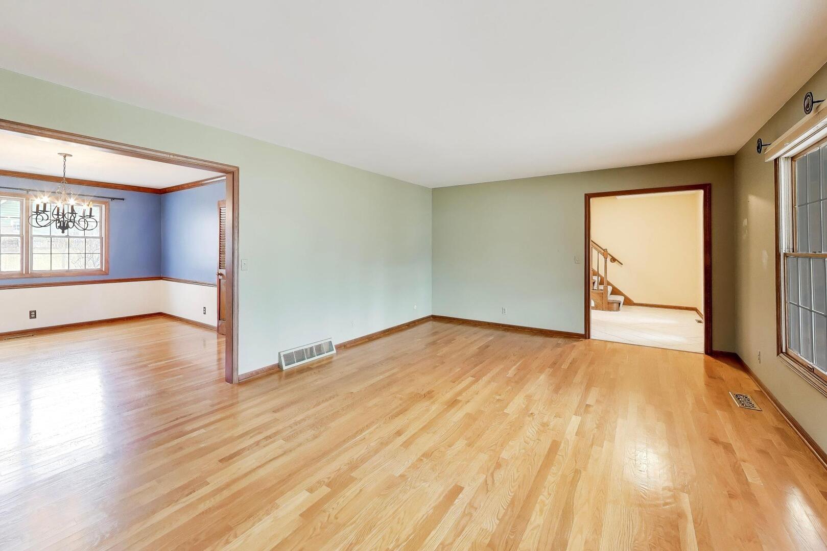 56 Winthrop New Road, Sugar Grove, IL 60554