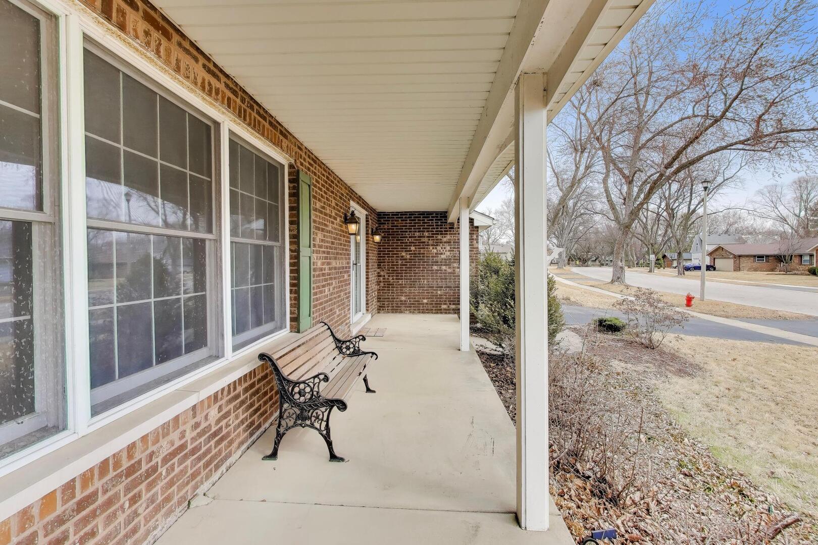 56 Winthrop New Road, Sugar Grove, IL 60554