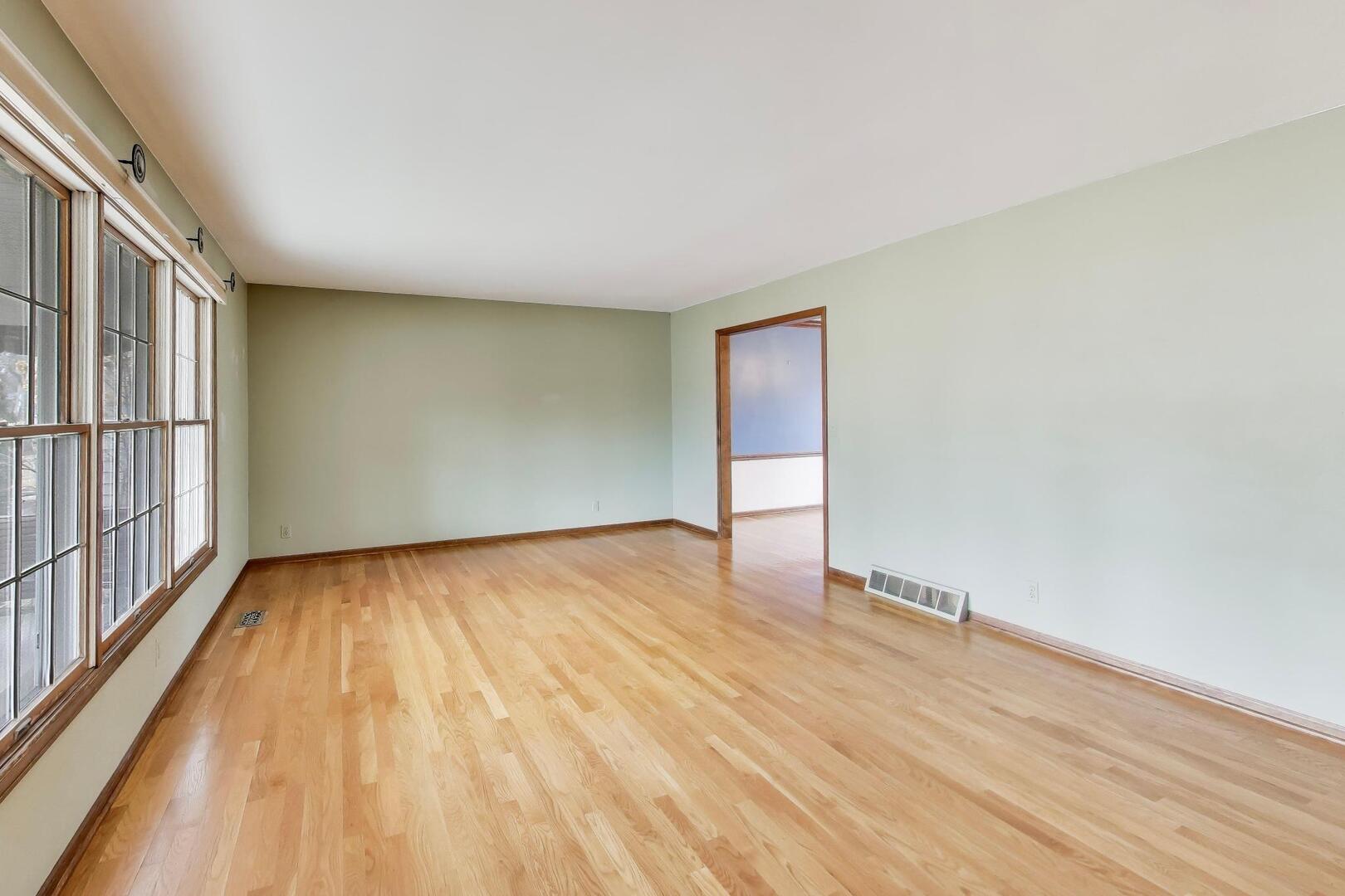 56 Winthrop New Road, Sugar Grove, IL 60554