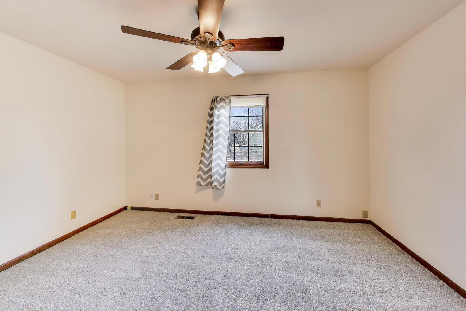 56 Winthrop New Road, Sugar Grove, IL 60554