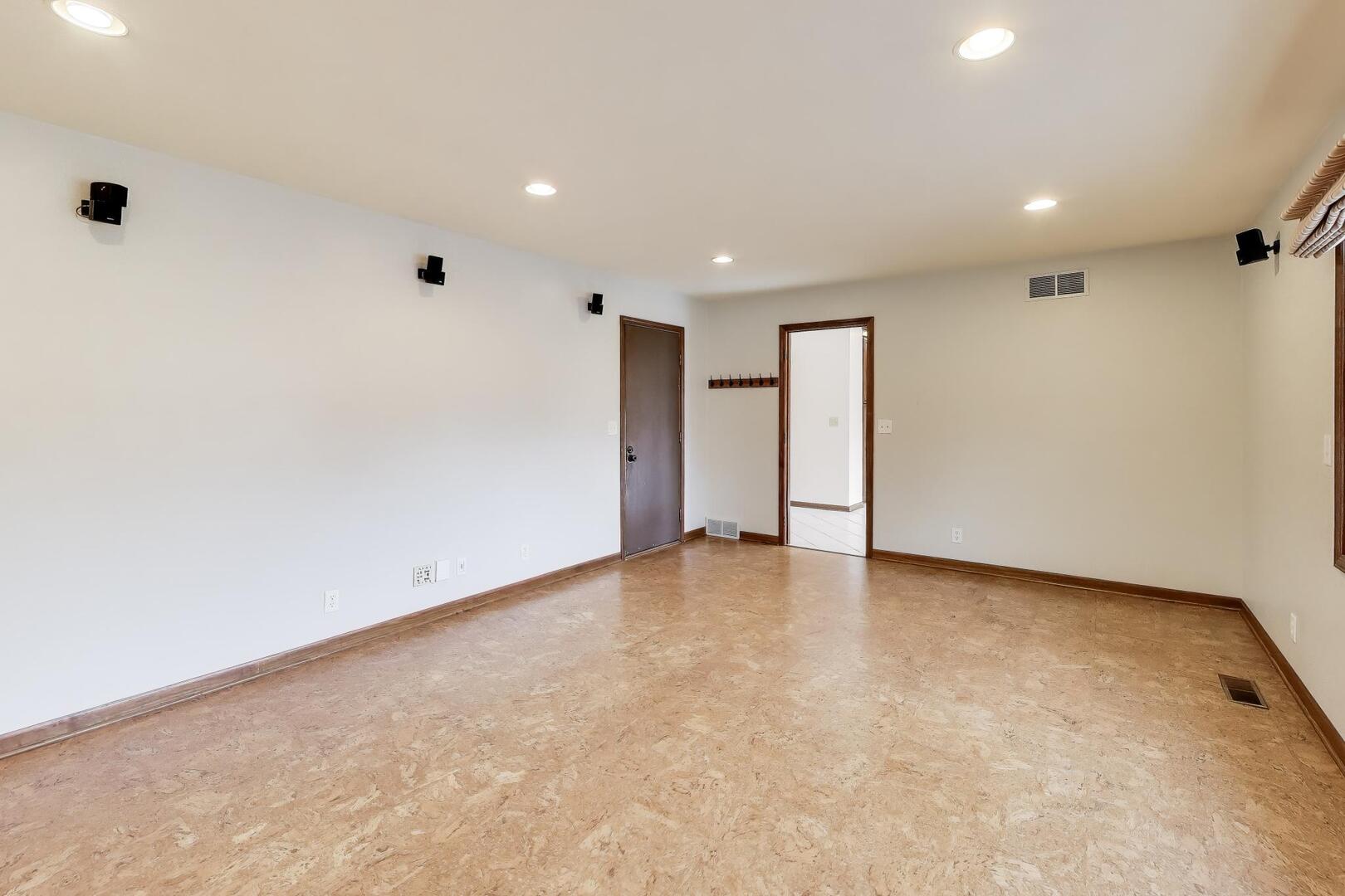 56 Winthrop New Road, Sugar Grove, IL 60554