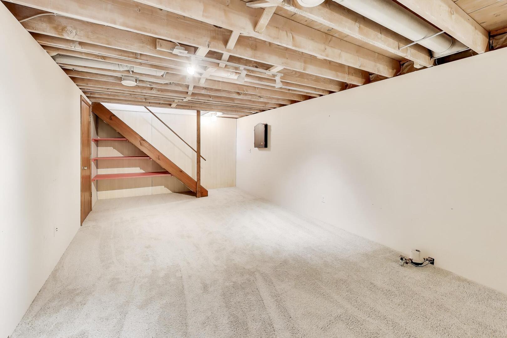 56 Winthrop New Road, Sugar Grove, IL 60554