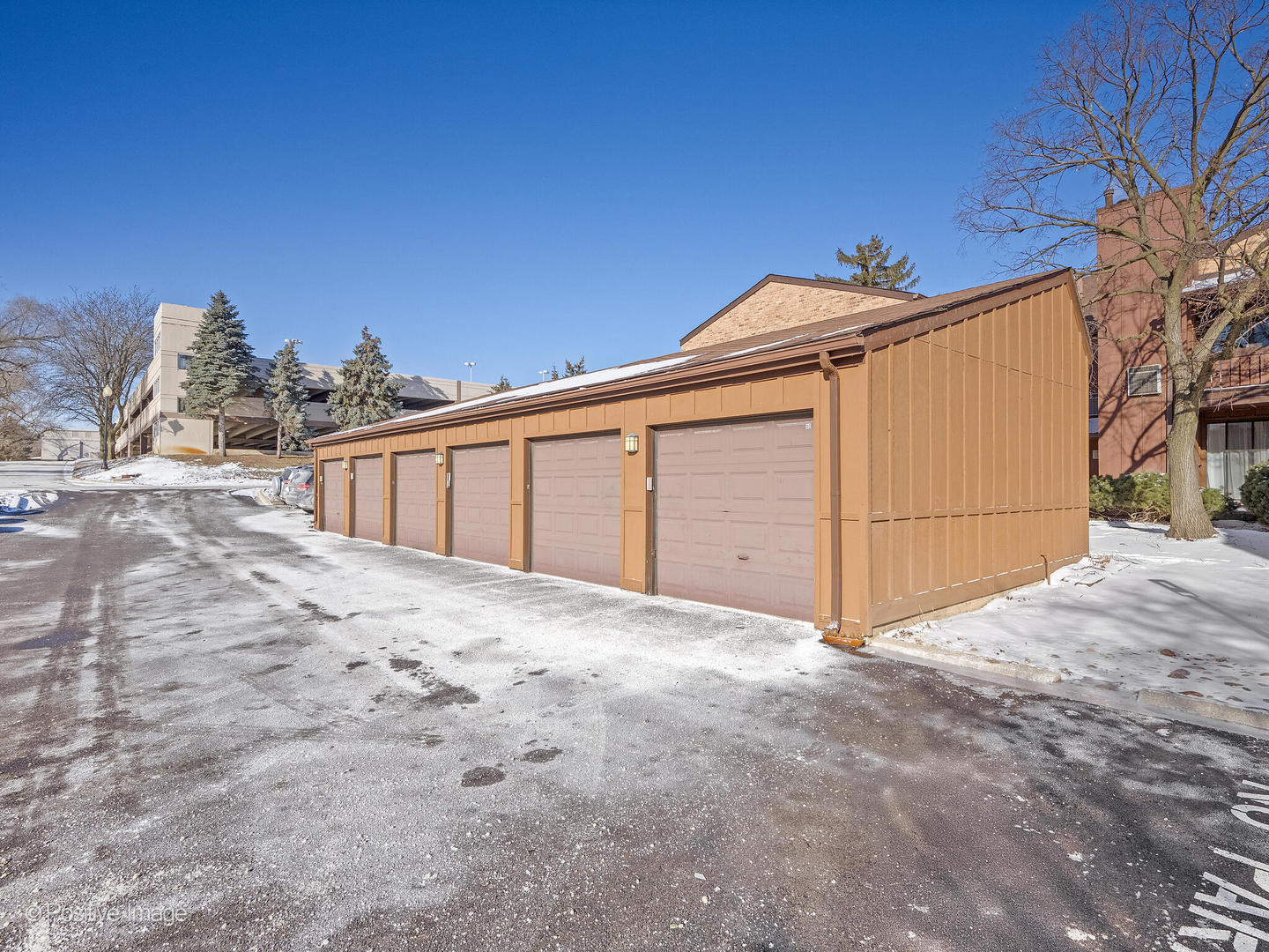 1S055 Spring Road #2C, Oakbrook Terrace, IL 60181