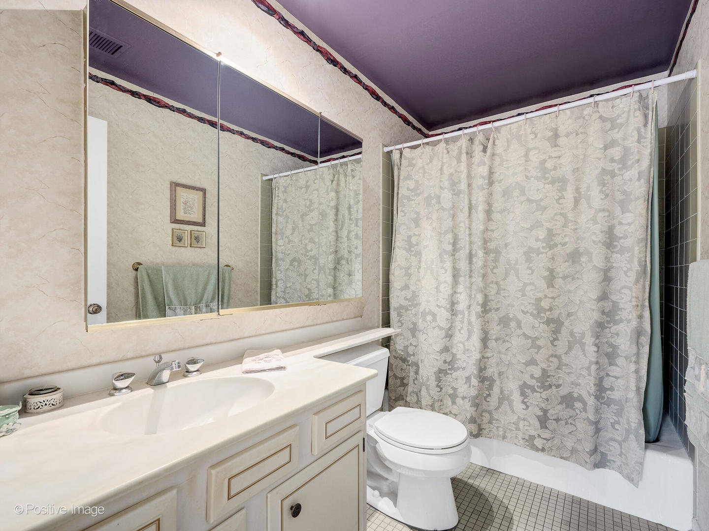 1S055 Spring Road #2C, Oakbrook Terrace, IL 60181