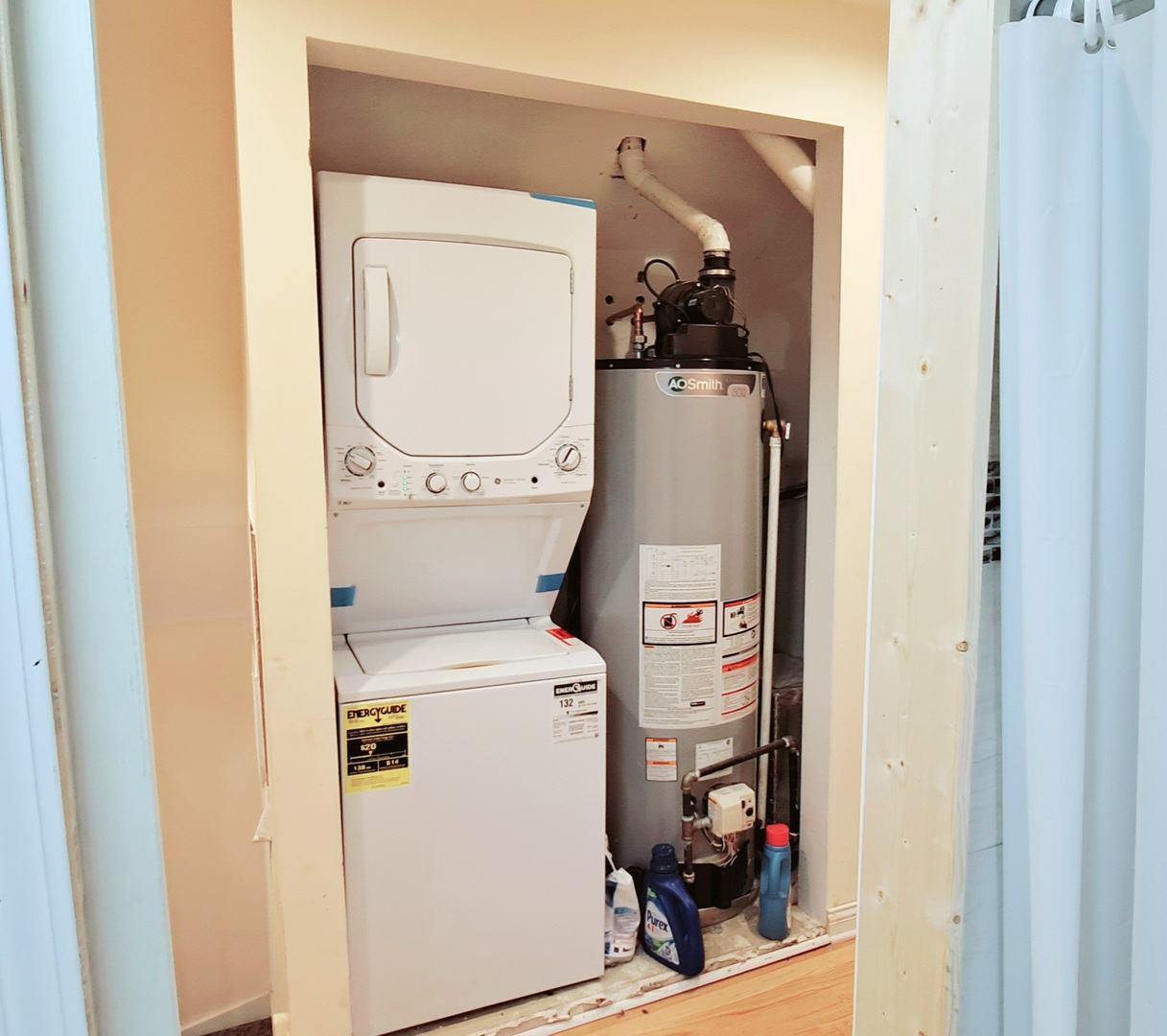 2958 W Nelson Street, Chicago, IL 60618