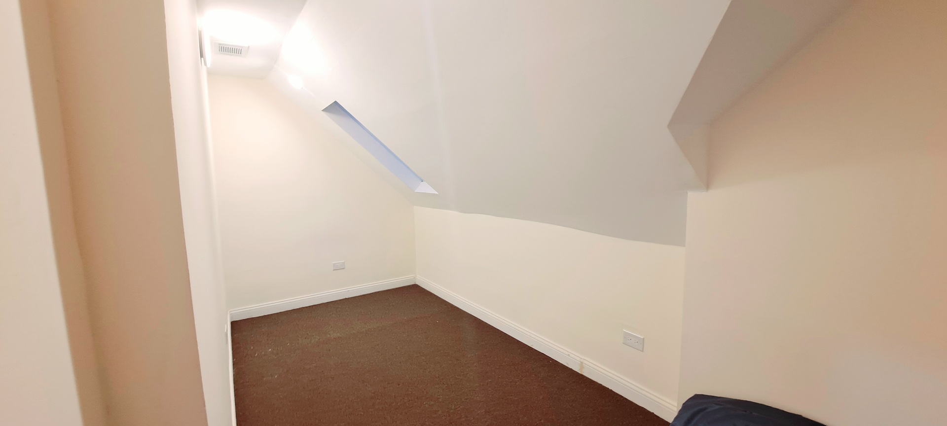 2958 W Nelson Street, Chicago, IL 60618