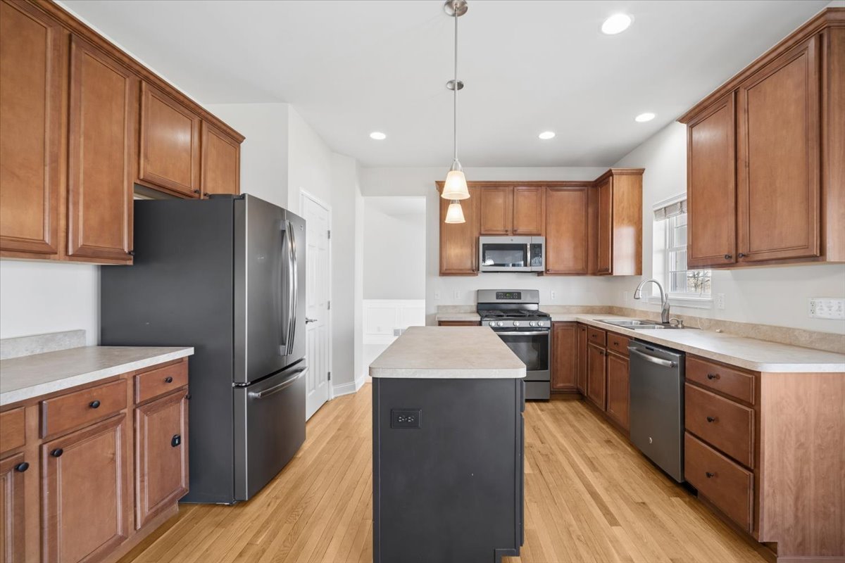 39W126 Revere House Lane, Geneva, IL 60134